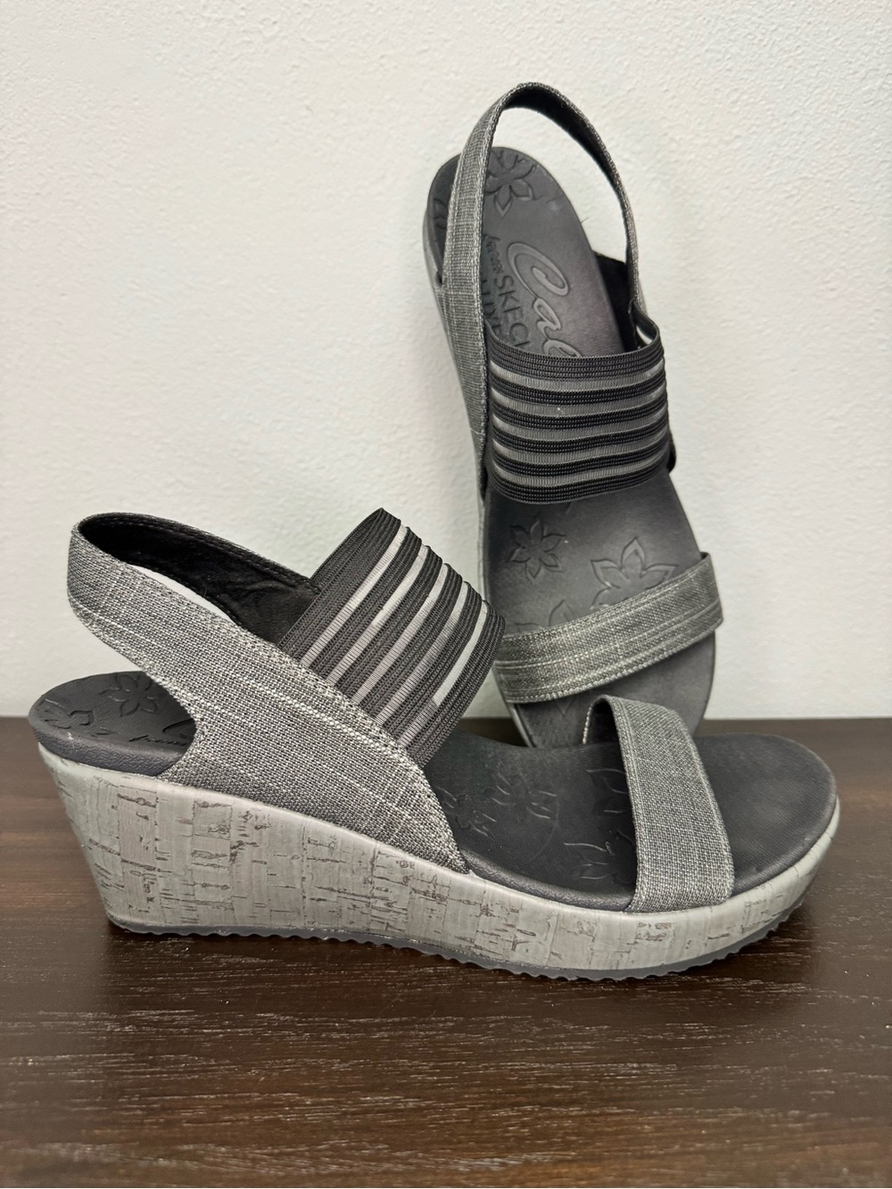 Skechers Cali Women's Beverlee Tiger Posse Comfort Wedge Sandals size 8.5